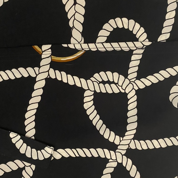 Cade Collection. Must-have shift dress with allover print and self-tie detail. - Picture 6 of 6